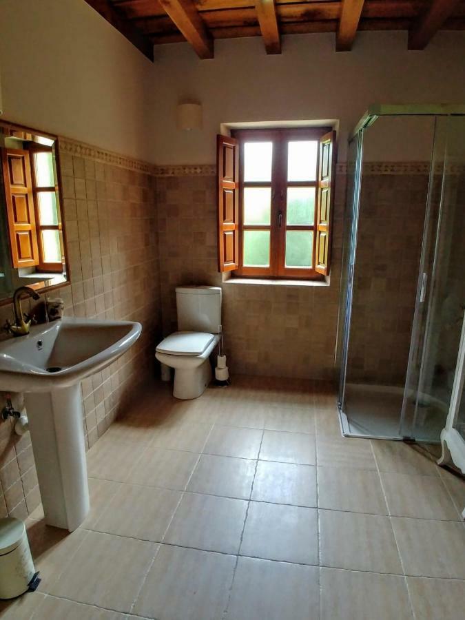 Hotel Trisileja En Novales Zewnętrze zdjęcie