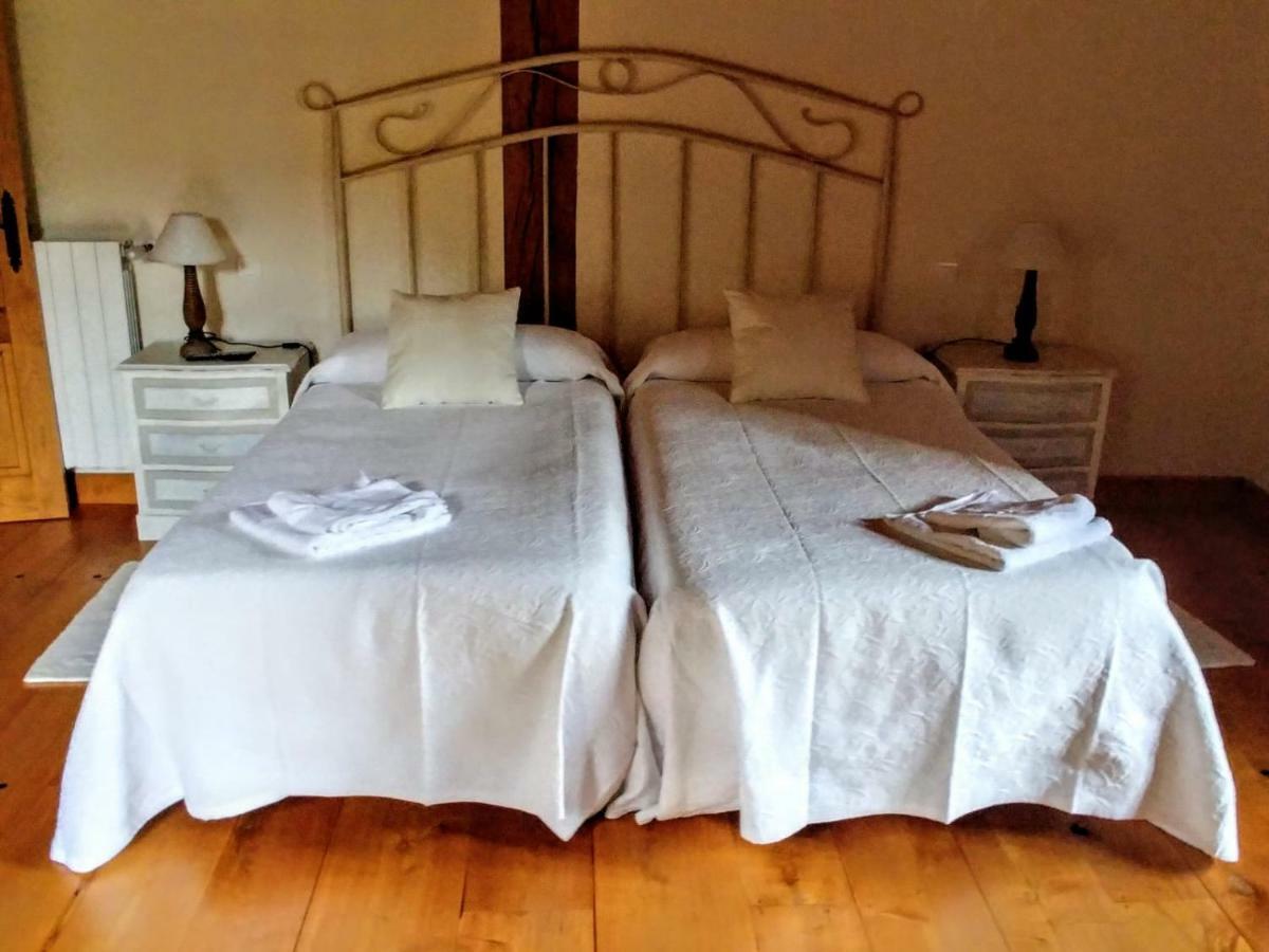 Hotel Trisileja En Novales Zewnętrze zdjęcie
