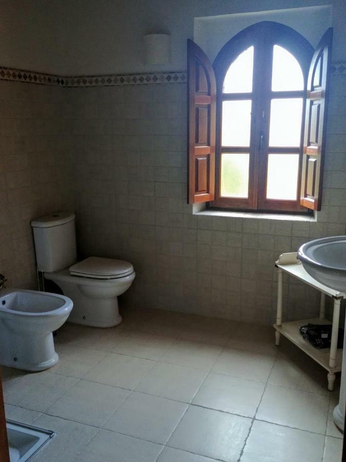 Hotel Trisileja En Novales Zewnętrze zdjęcie